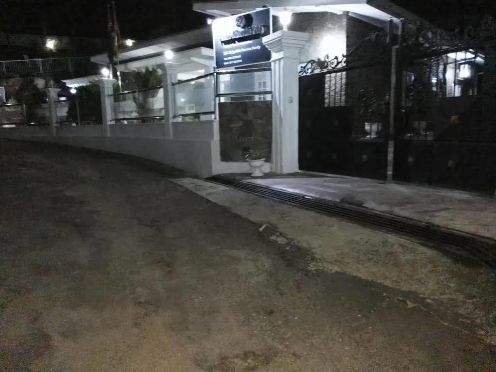 Anna Shanthi Villa Kandy Exterior photo